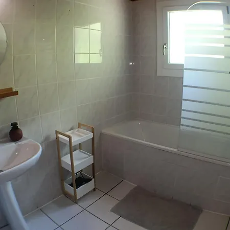 Des Bois - Piscine - Aire De Jeux - Draps * Mauroux (Lot)