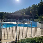 شاليه Des Bois - Piscine - Aire De Jeux - Draps