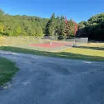 Des Bois - Piscine - Aire De Jeux - Draps 莫鲁
