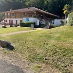 Des Bois - Piscine - Aire De Jeux - Draps