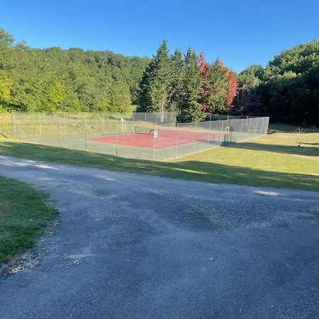 Chalet En Foret Piscine Aire De Jeux Draps Mauroux (Lot)