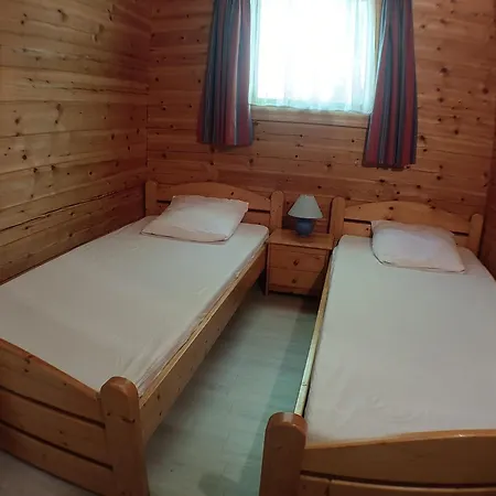 Des Bois - Piscine - Aire De Jeux - Draps Dağ evi Mauroux (Lot)