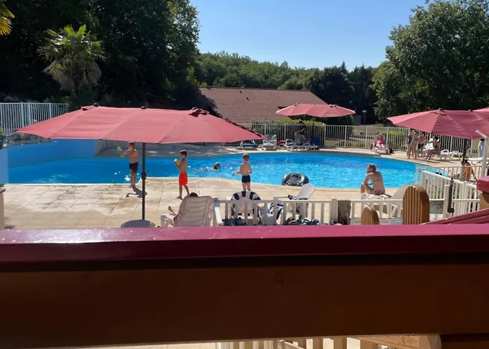 Шале Chalet En Foret Piscine Aire De Jeux Draps *