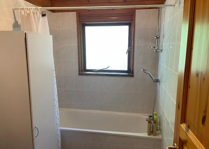 Chalet En Foret Piscine Aire De Jeux Draps