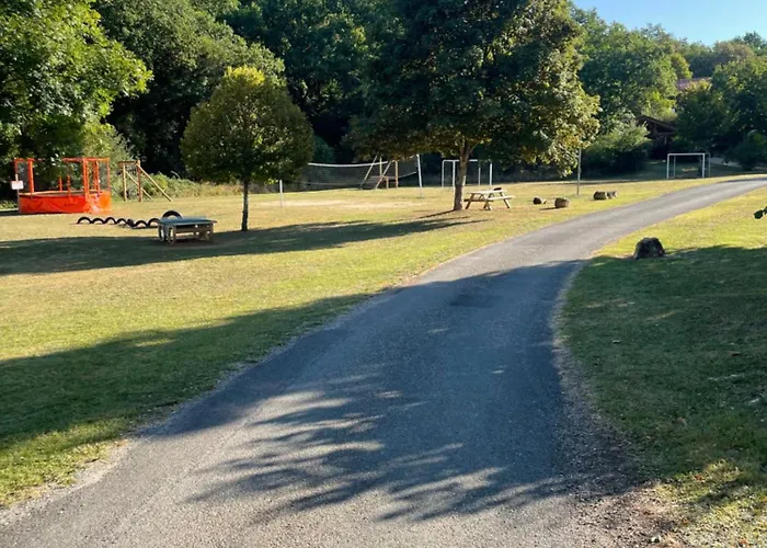 Chalet En Foret Piscine Aire De Jeux Draps Шале Mauroux (Lot)