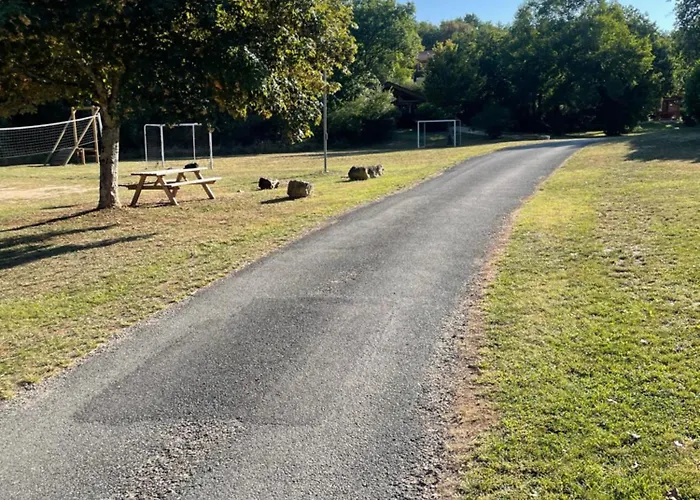 Chalet En Foret Piscine Aire De Jeux Draps Шале Mauroux (Lot)