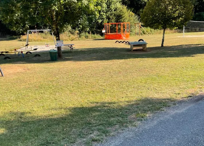 Шале Chalet En Foret Piscine Aire De Jeux Draps *